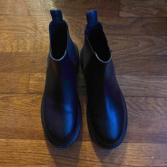 Alexander McQueen's Treadslick Chelsea Black/Pastel Sky Blue - Worn Once - Picture 7 of 16